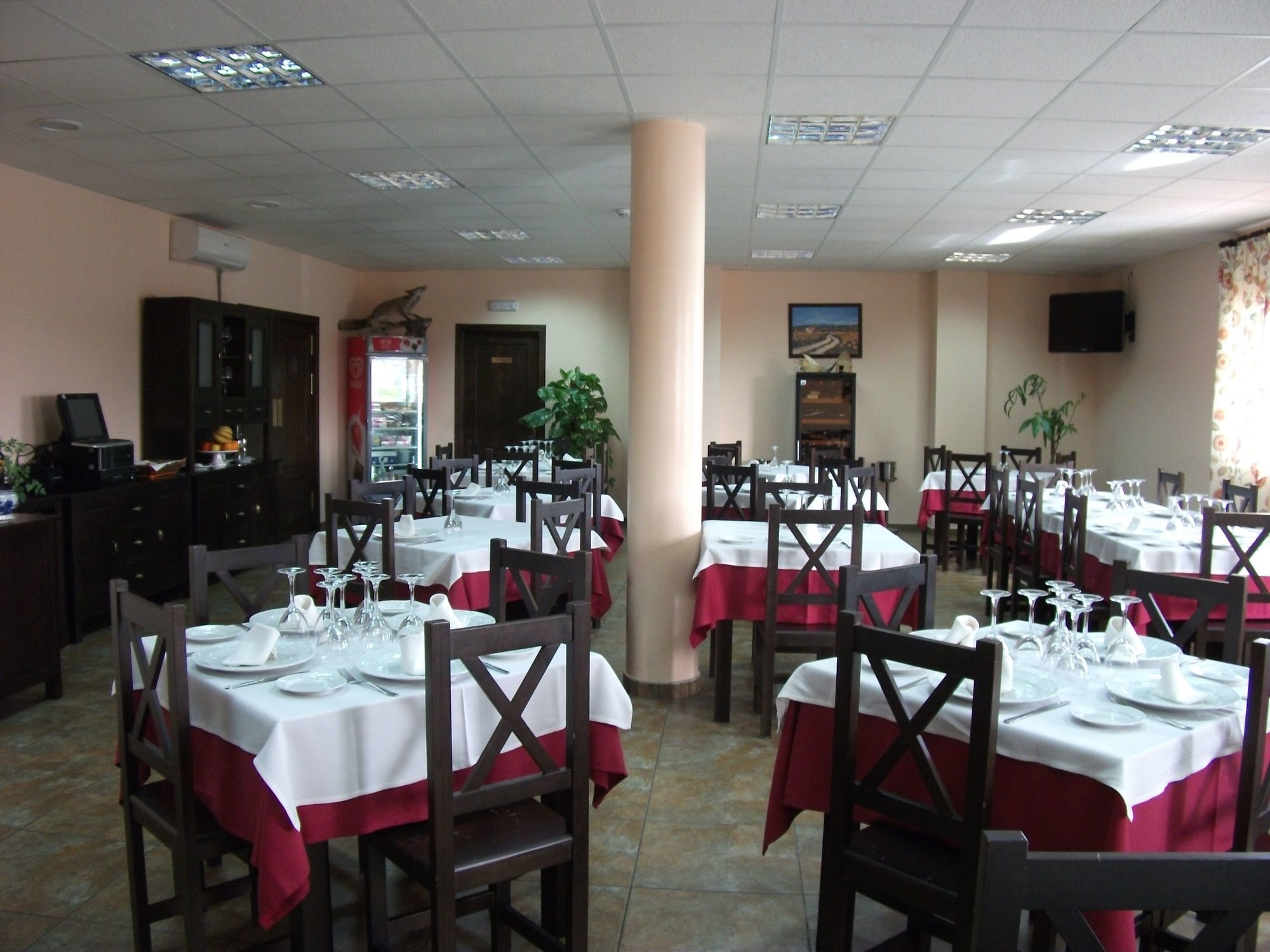 Hotel Restaurante Sostenible La Laguna Brozas Restauracja zdjęcie
